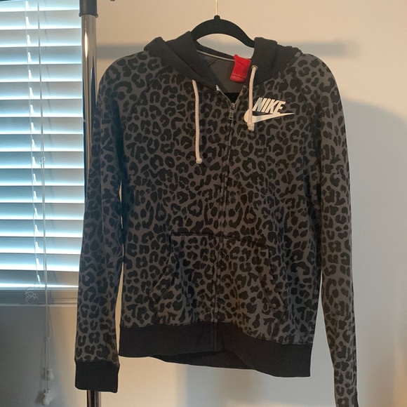 Nike leopard cheetah print zip up hoodie sweater - Picture 2 of 9